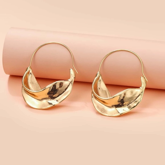 Irregular Hoop Fashion Earrings Gold Tone - Picture 2 of 4